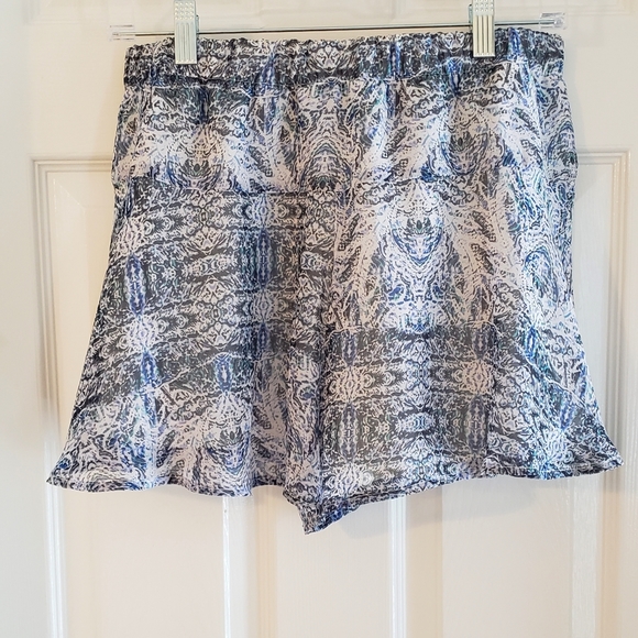 BCBGENERATION Flowy Blue Shorts - Picture 5 of 8